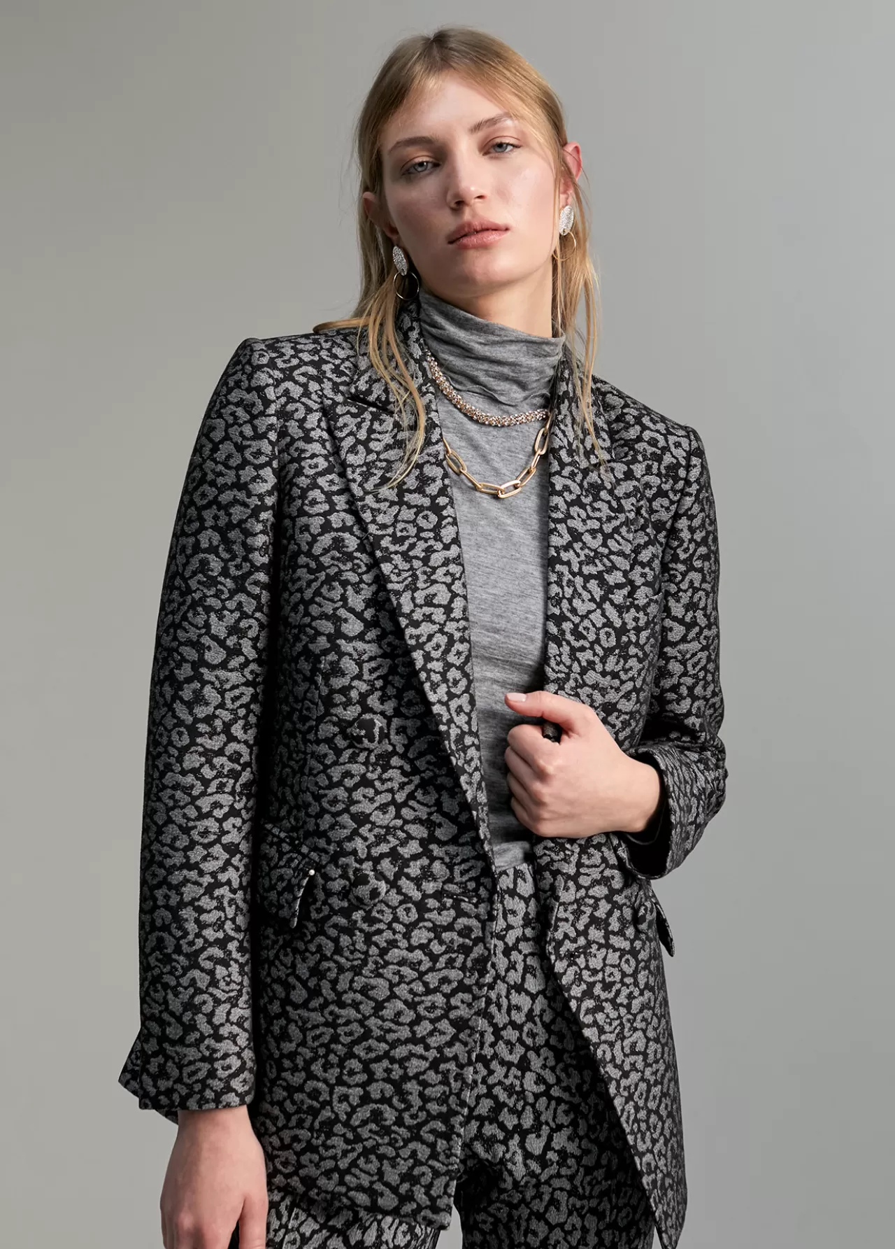 Lola Casademunt Blazer jacquard animal print NEGRO-GRIS Online