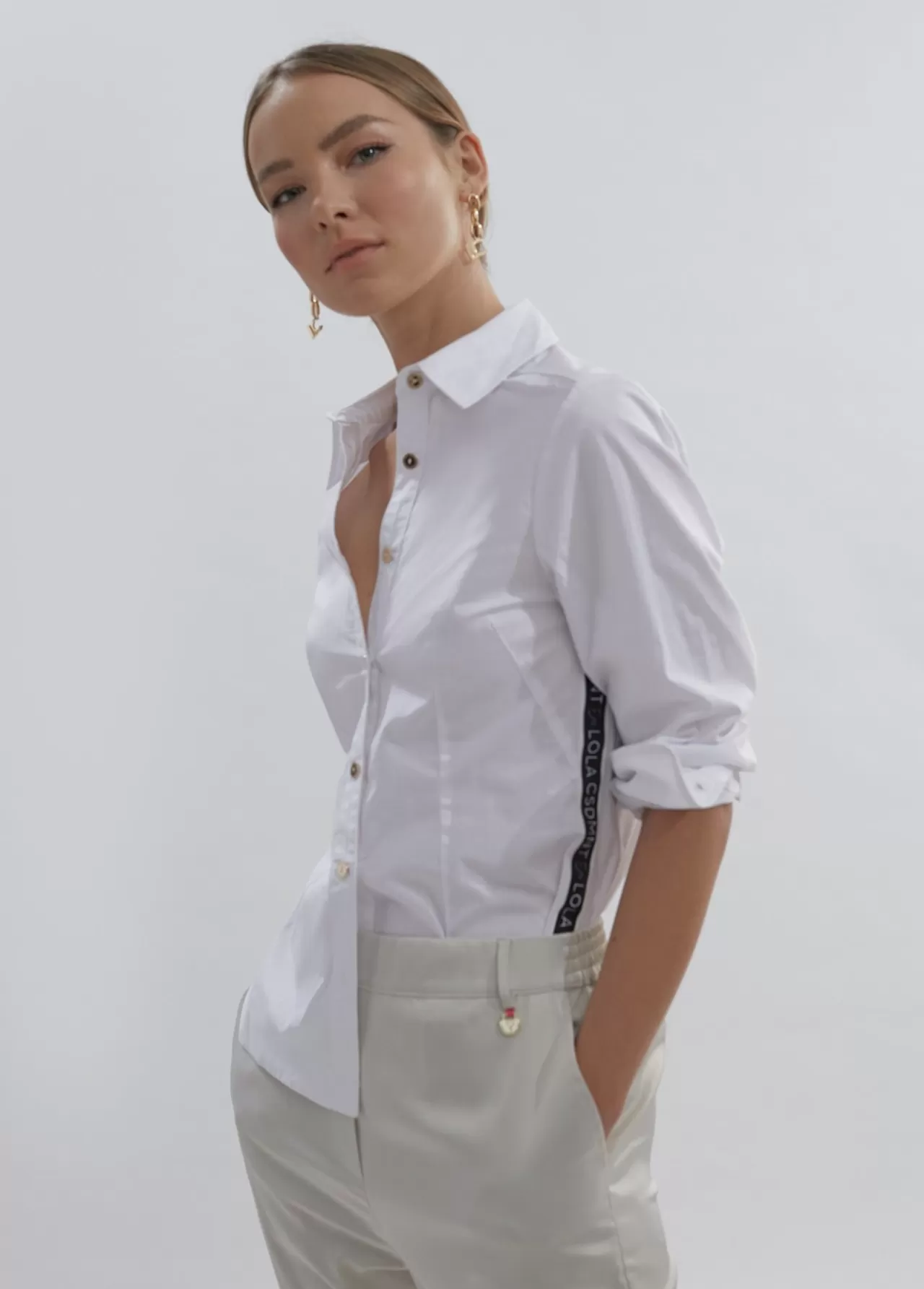 Lola Casademunt Camisa logotipada detalle cinta |  COLECCIÓN LOLA | Lola Casademunt BLANCO Hot