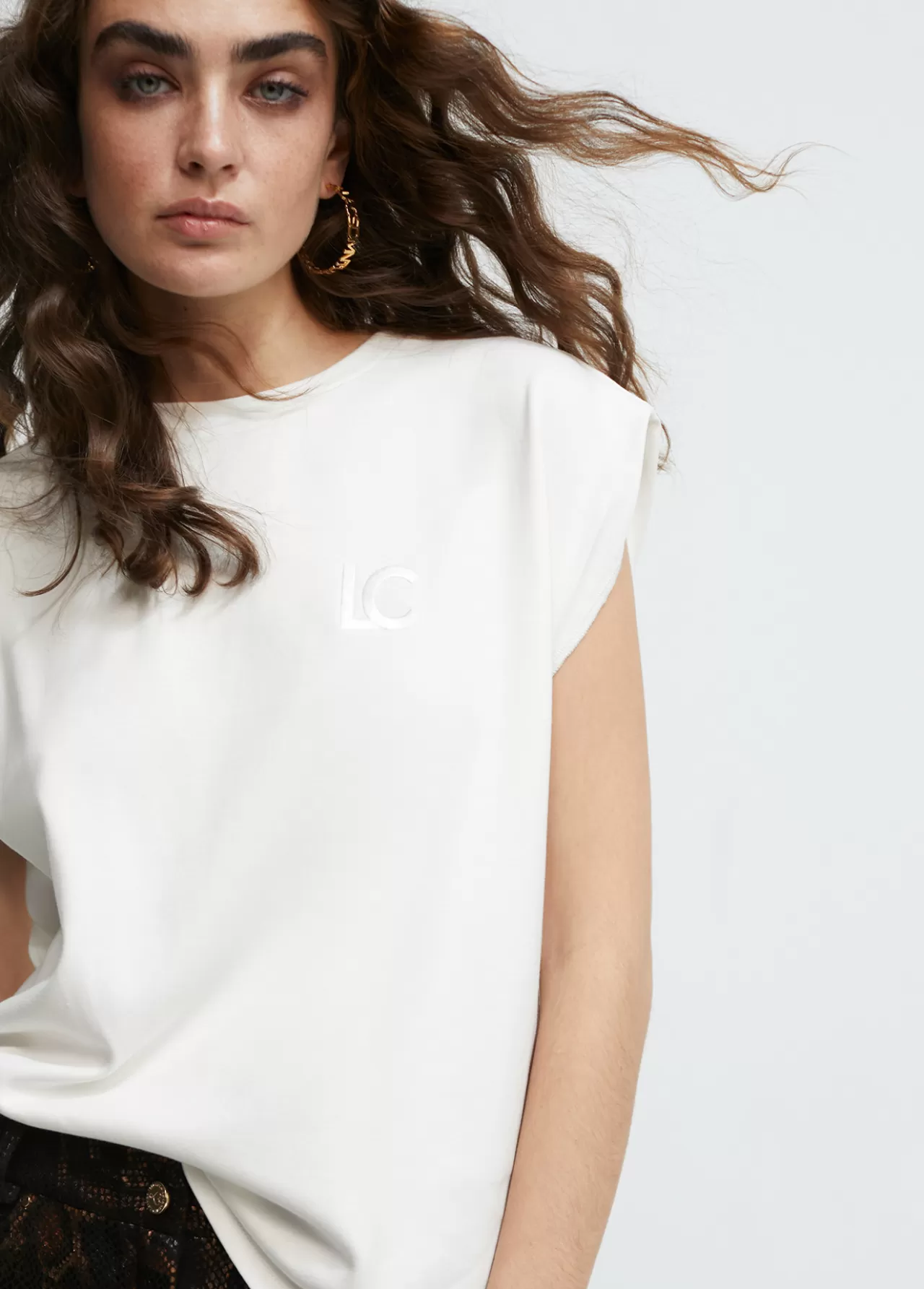 Lola Casademunt Camiseta detalle bordado BLANCO Online