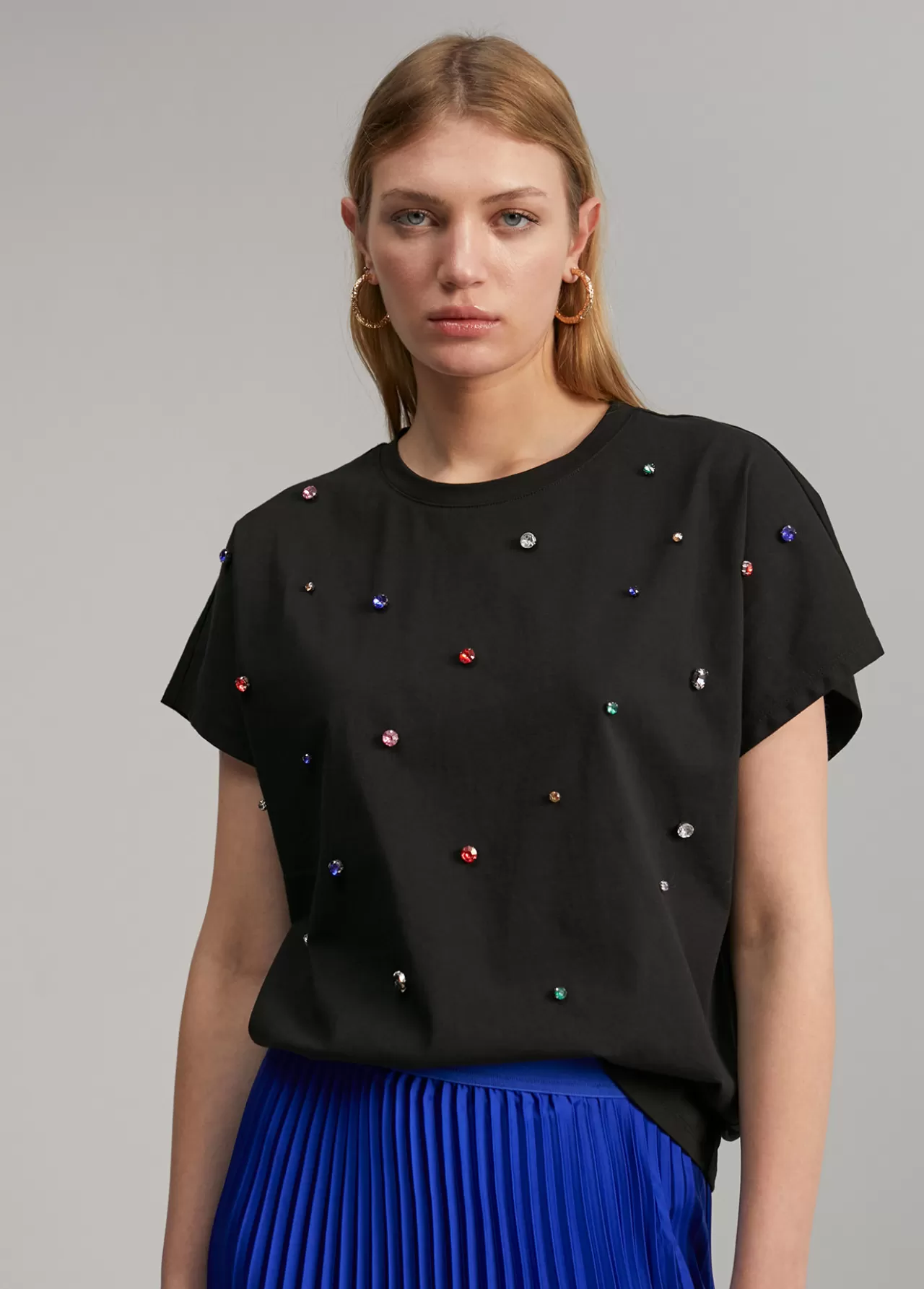 Lola Casademunt Camiseta detalle joyas NEGRO Online