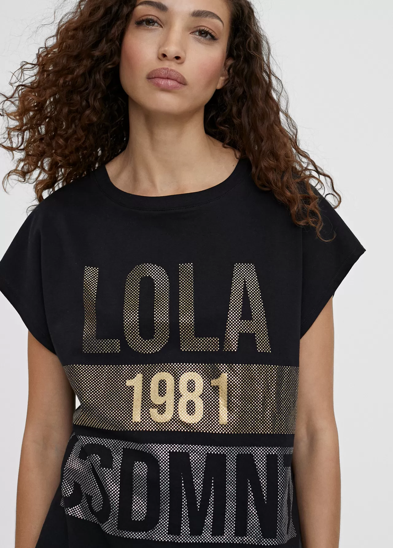 Lola Casademunt Camiseta posicionado frontal NEGRO Clearance