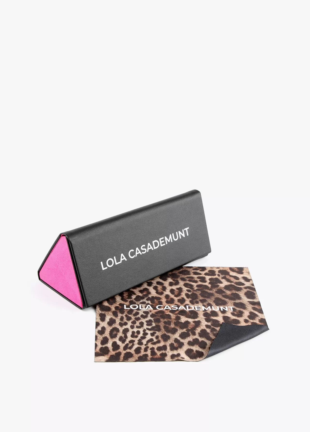 Lola Casademunt Gafas de sol fabricadas en acetato con forma cuadrada. Varillas personalizadas. NEGRO-MARRON Fashion
