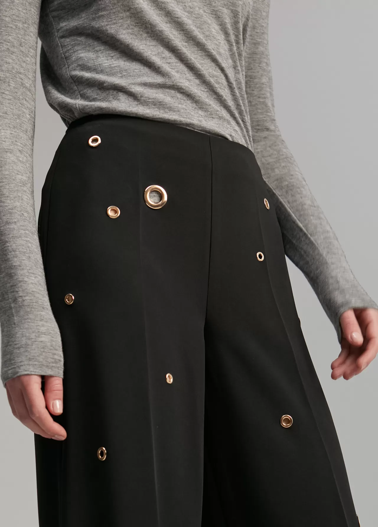 Lola Casademunt Pantalón detalle eyelets NEGRO New