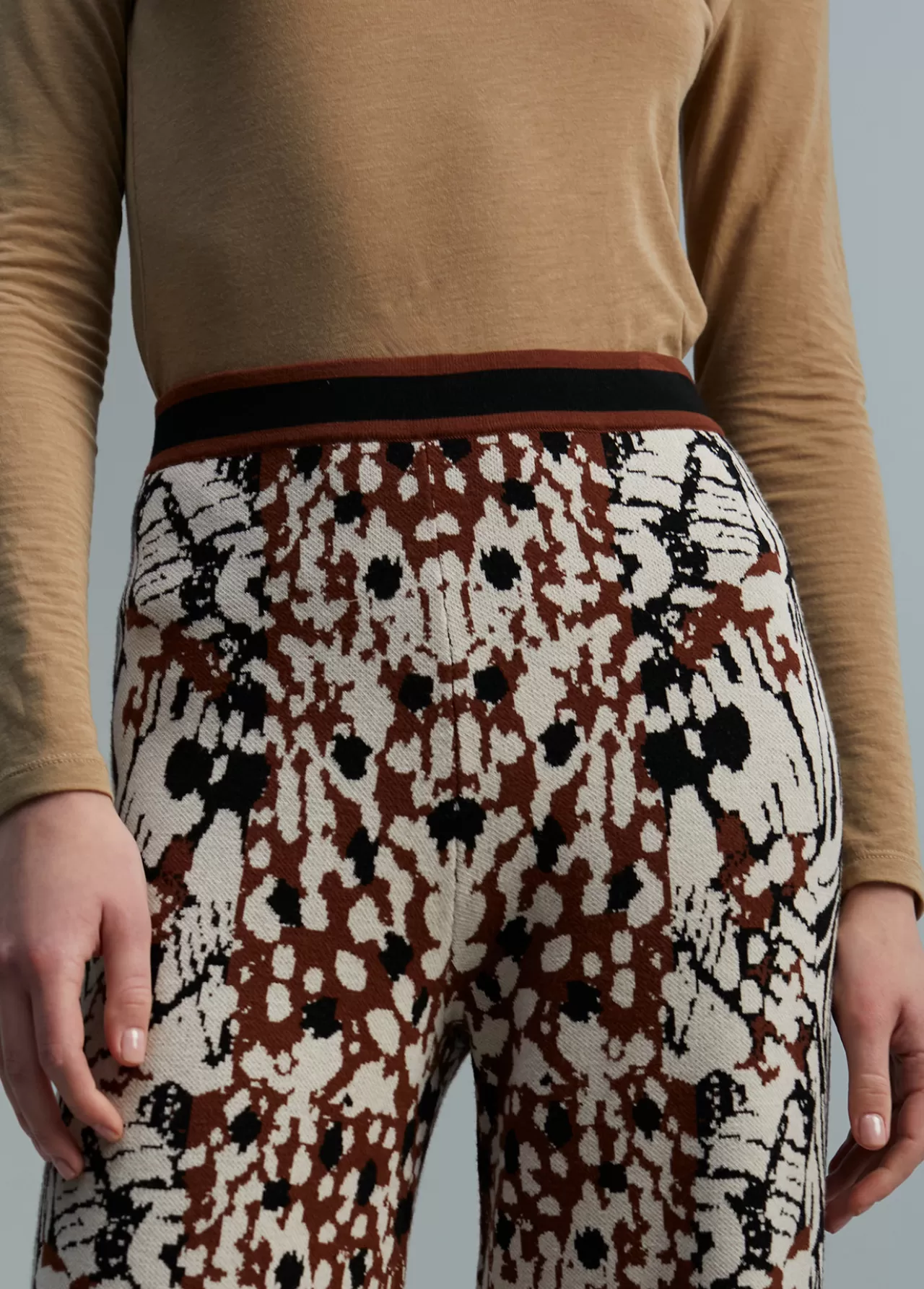 Lola Casademunt Pantalón punto animal print MARRON-NEGRO Fashion