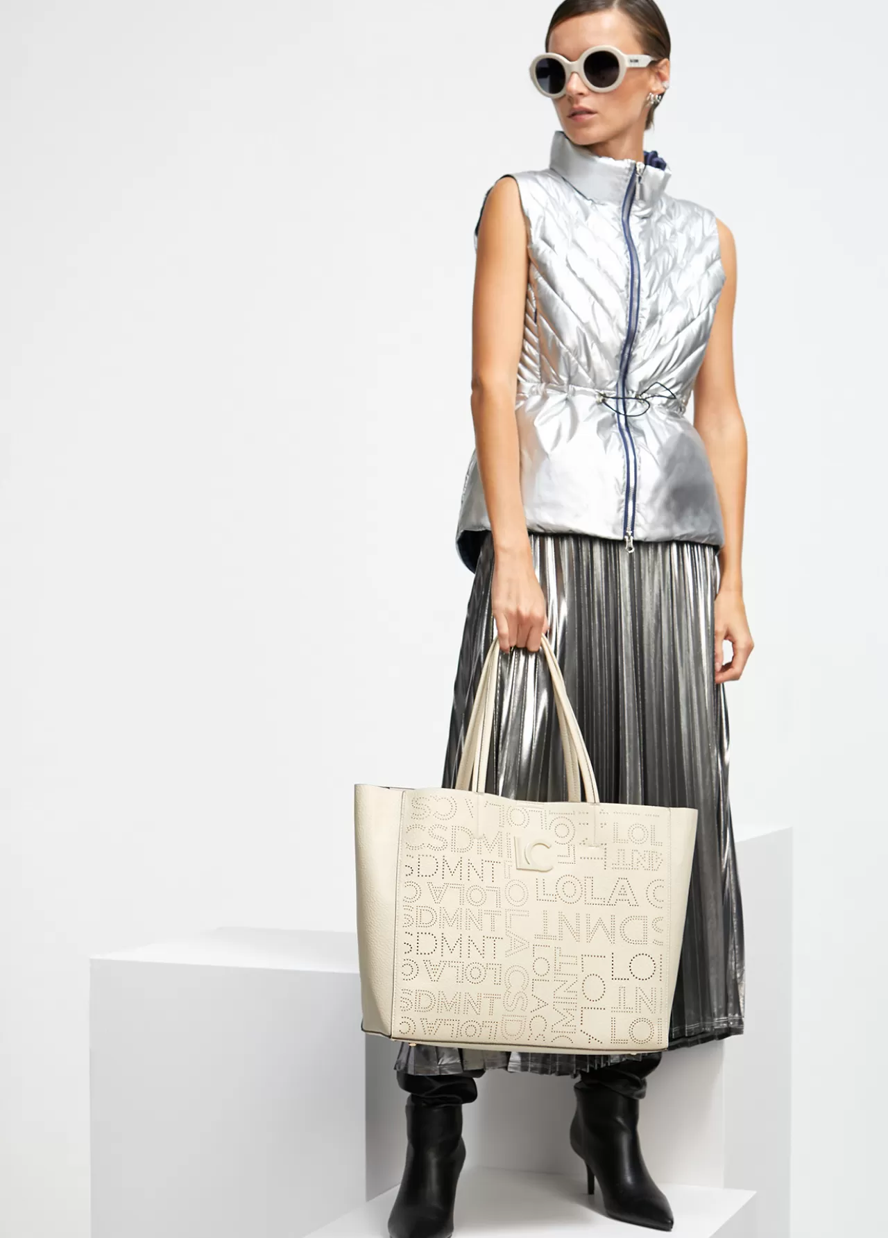 Lola Casademunt Shopper logo troquelado CRUDO Outlet