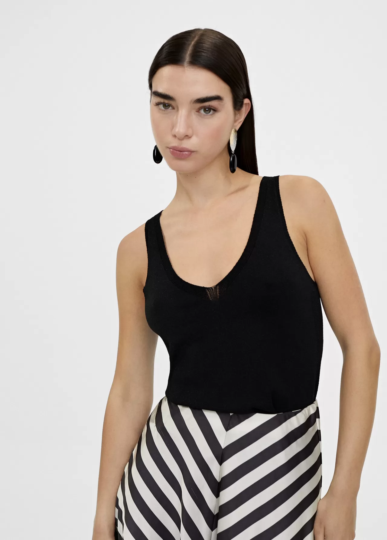 Lola Casademunt Top basico de punto NEGRO Shop