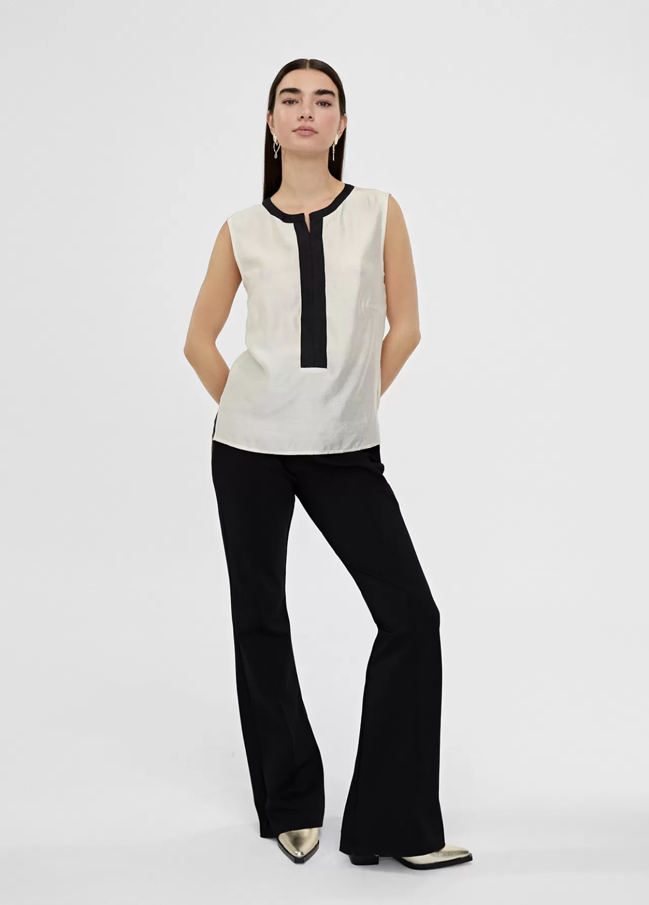 Lola Casademunt Top bicolor con aberturas CRUDO-NEGRO Outlet