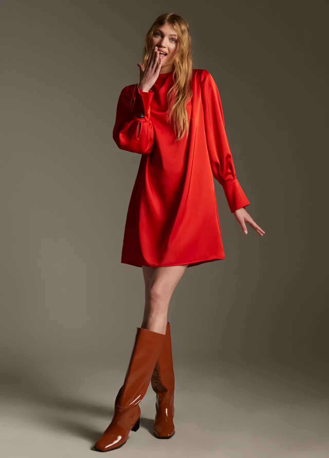 Lola Casademunt Vestido corto satinado ROJO Cheap