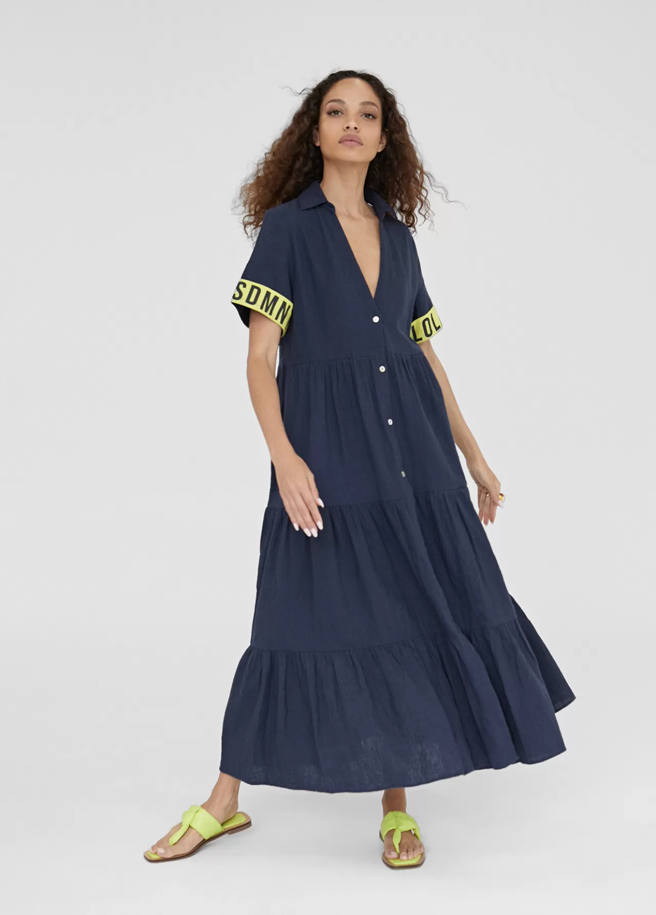 Lola Casademunt Vestido midi de volantes NAVY Fashion