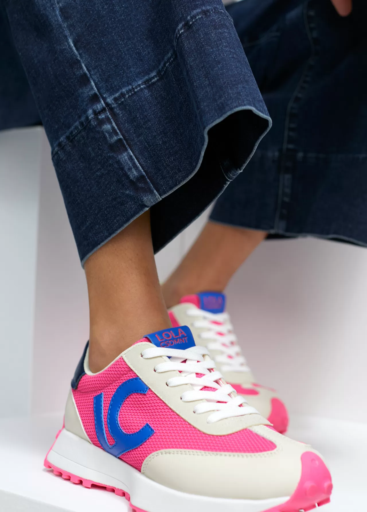 Lola Casademunt Zapatillas deportivas azul y rosa flúor ROSA-CRUDO Flash Sale